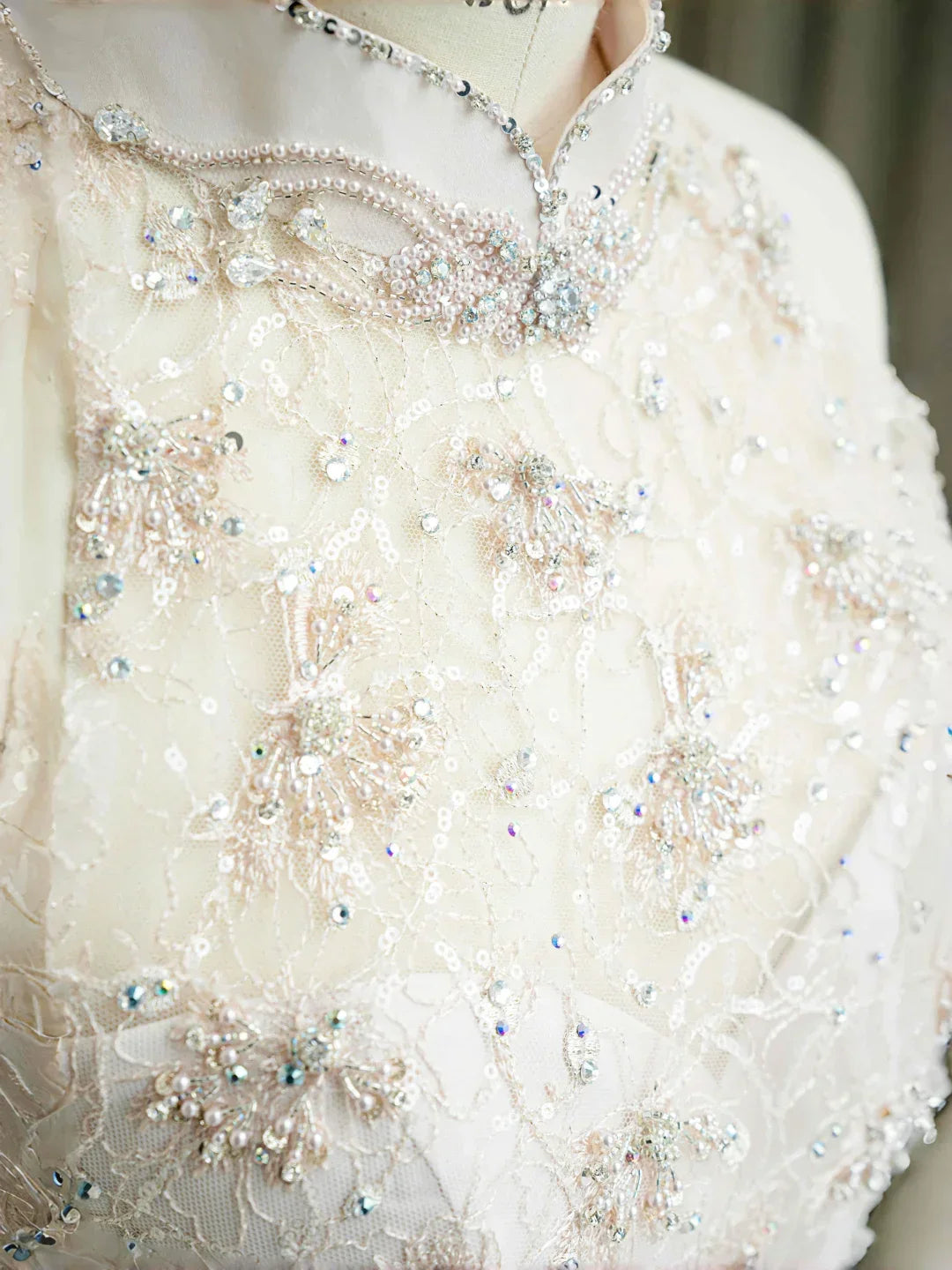 Abito da sera elegante rosa chiaro in raso con pizzo, paillettes e perline, spacco, modello sirena, abito da ballo Y8672