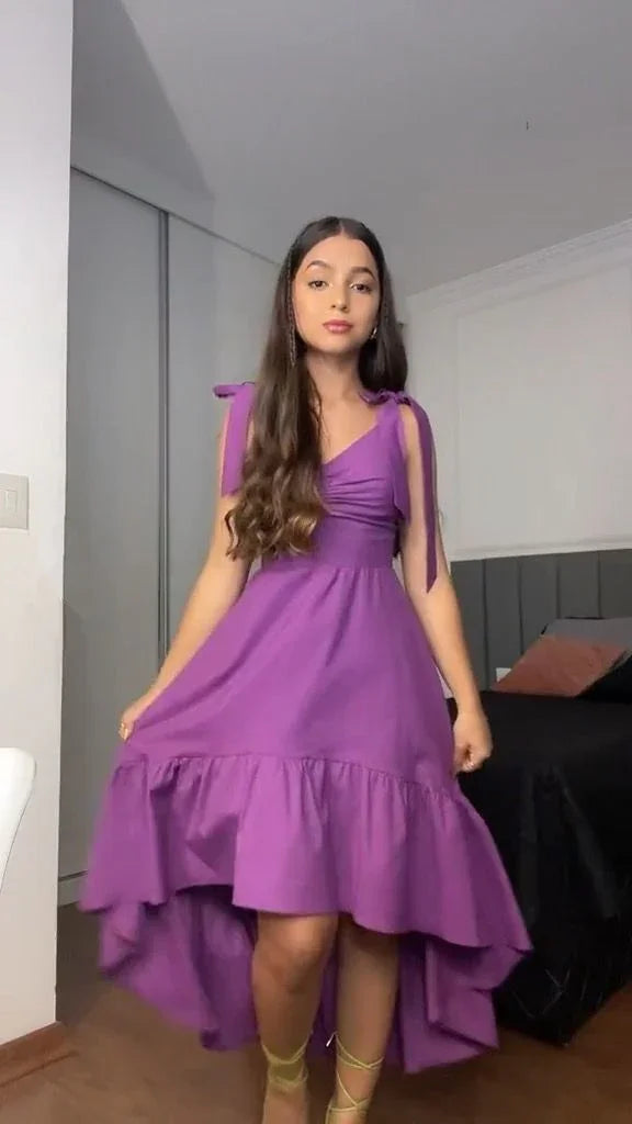 Vestito da sera viola con scollo a V, linea a trapezio e volant Y8186