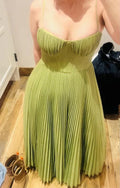 Vestido de Festa Midi Verde com Alças Finas Elegantes, Tule Plissado, Corte em A Y8452