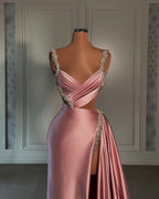 Vestido de Baile Glamouroso com Alças Longas Cor-de-Rosa, Cetim, Fenda Frontal, Bordados e Folhos