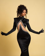 Splendido abito lungo nero da sirena con collo alto e maniche lunghe per cerimonia