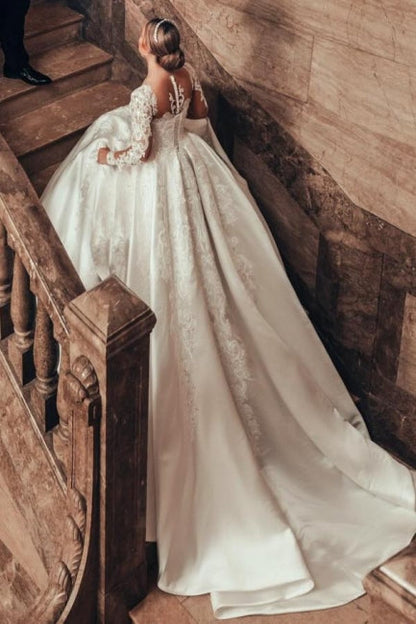 Wunderschöne Prinzessin A-Linie Satin Spitze Brautkleider mit langen Ärmeln