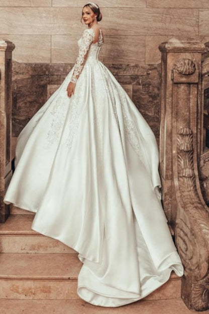 Wunderschöne Prinzessin A-Linie Satin Spitze Brautkleider mit langen Ärmeln