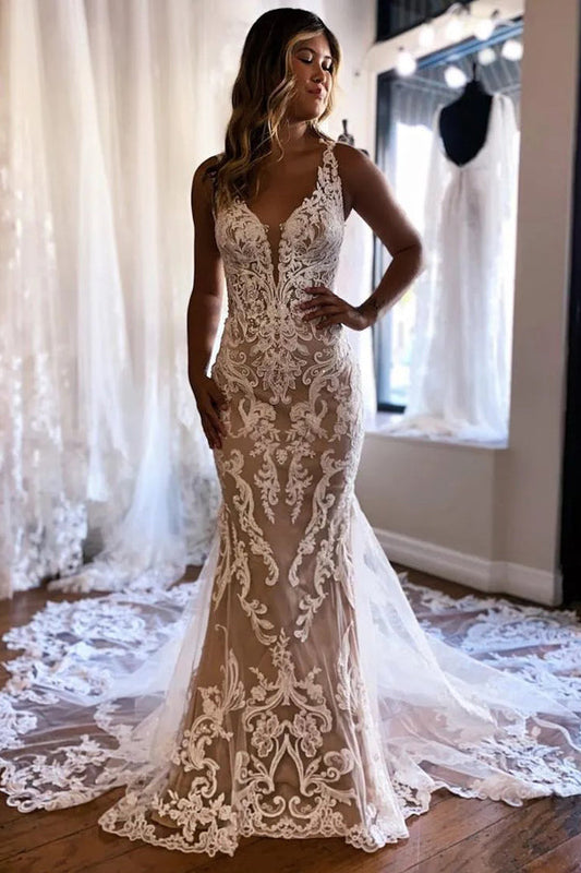 Wunderschönes Champagner-Brautkleid im Meerjungfrauenstil mit Applikationen