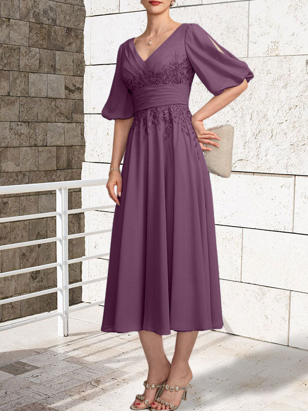 A-Linie V-Ausschnitt Wadenlanges Chiffon-Kleid für die Brautmutter mit Plissee