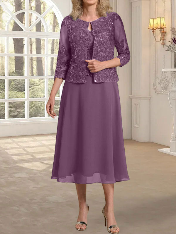 Robe de mère de la mariée en dentelle et mousseline, longueur thé, en ligne A, décolleté arrondi, ornée de paillettes