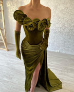 Vestido de Festa Verde com Folhos, Ombro Único, Sem Alças e Fenda