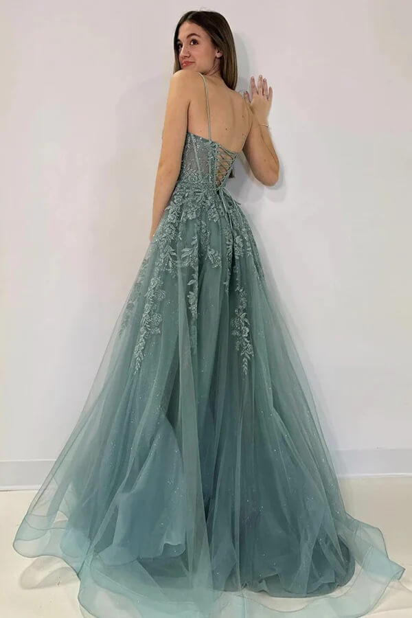 Vestidos de fiesta con tirantes finos y apliques de encaje de tul