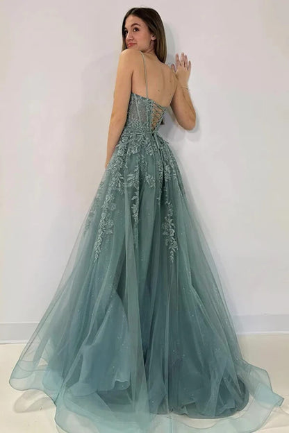 Vestidos de fiesta con tirantes finos y apliques de encaje de tul