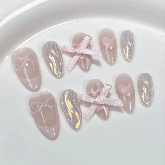 Calcomanías de uñas de almendra de moda, populares pegamentos de prensa para aplicar en los dedos. 