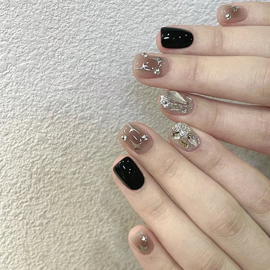 Uñas postizas cortas extraíbles con diseño de estrella de cuatro puntas y diamante negro explosivo de lujo 