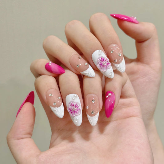 Nuevo estilo de uñas 3D a presión, pintadas a mano, con diseño de flor de huevo de fresa para primavera y verano, totalmente hechas a mano. 