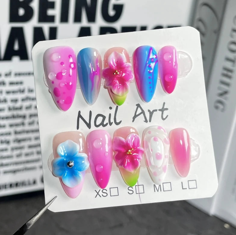 Calcomanías de uñas de almendra de moda, populares pegamentos de prensa para aplicar en los dedos. 