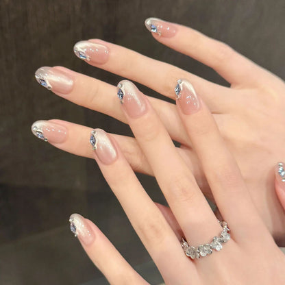 New Style Cat-eye Nail Tips with Shattered Crystals, Exuding a Cold and Sophisticated Aura, Handcrafted for Wearing