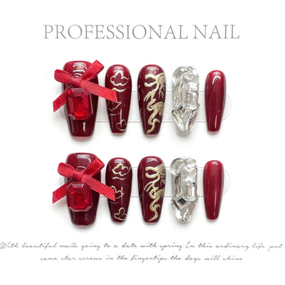 Nuevos estilos de uñas postizas para mujer con diamantes de imitación para una cobertura completa de las uñas acrílicas. 