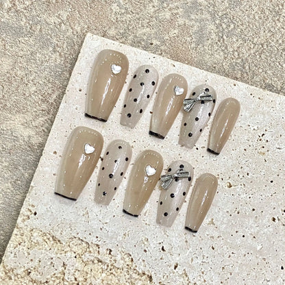 Nuevas uñas postizas de alta calidad estilo Hepburn con diseño de mariposa, diamantes y lunares, versátiles para mujer, con simulación de maquillaje 