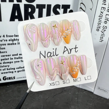 Calcomanías de uñas de almendra de moda, populares pegamentos de prensa para aplicar en los dedos. 