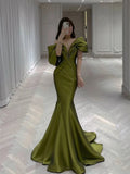 Vestido de Festa Longo de Cetim Verde com Cauda de Sereia e Ombros Descobertos Y8128