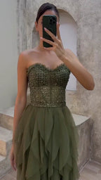 Vestido de Festa Longo em Linha A, Verde Deslumbrante, em Tule com Contas, Sem Alças, Modelo Y8197