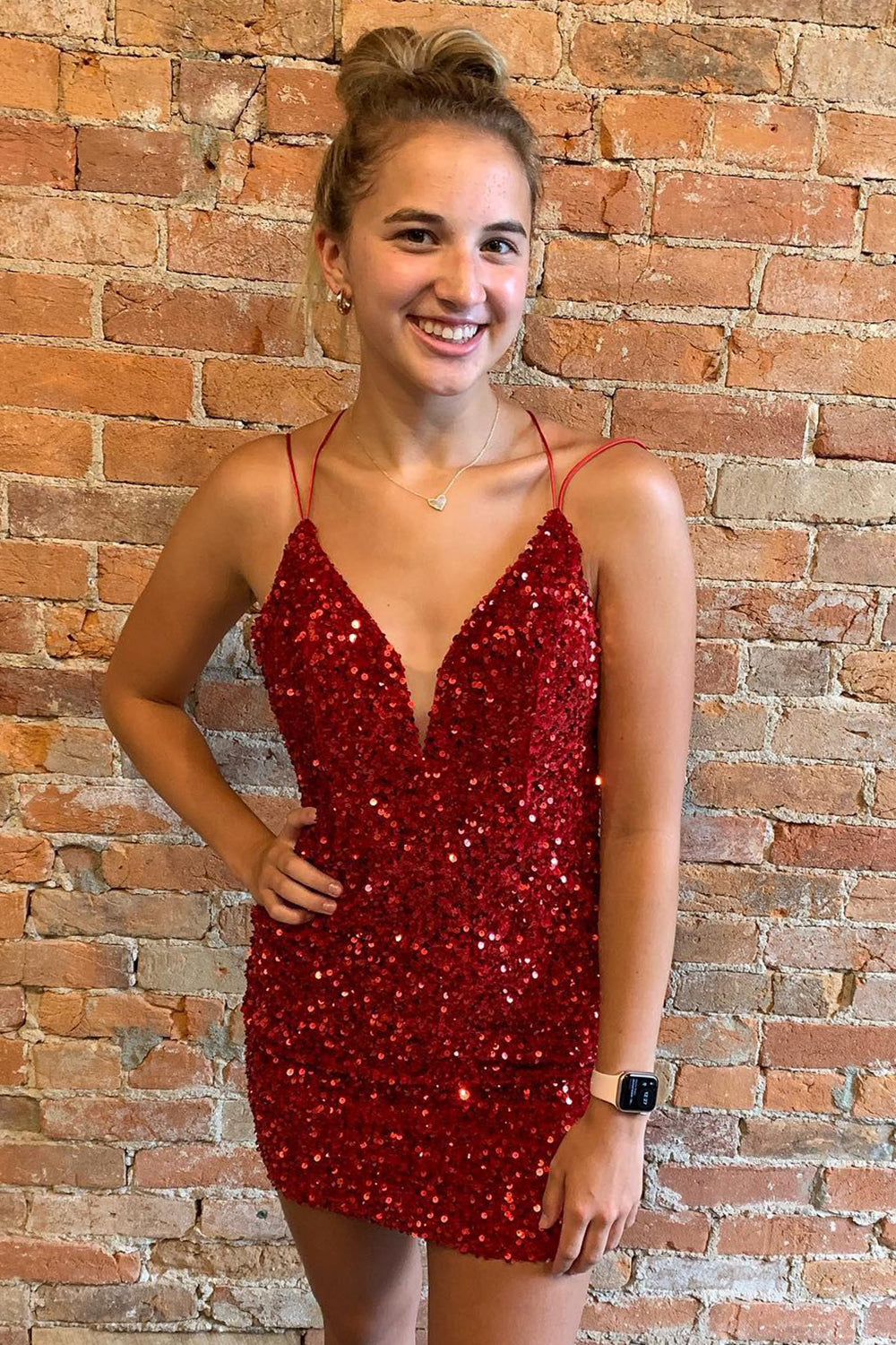 Kurzes, figurbetontes Homecoming-Kleid mit Pailletten