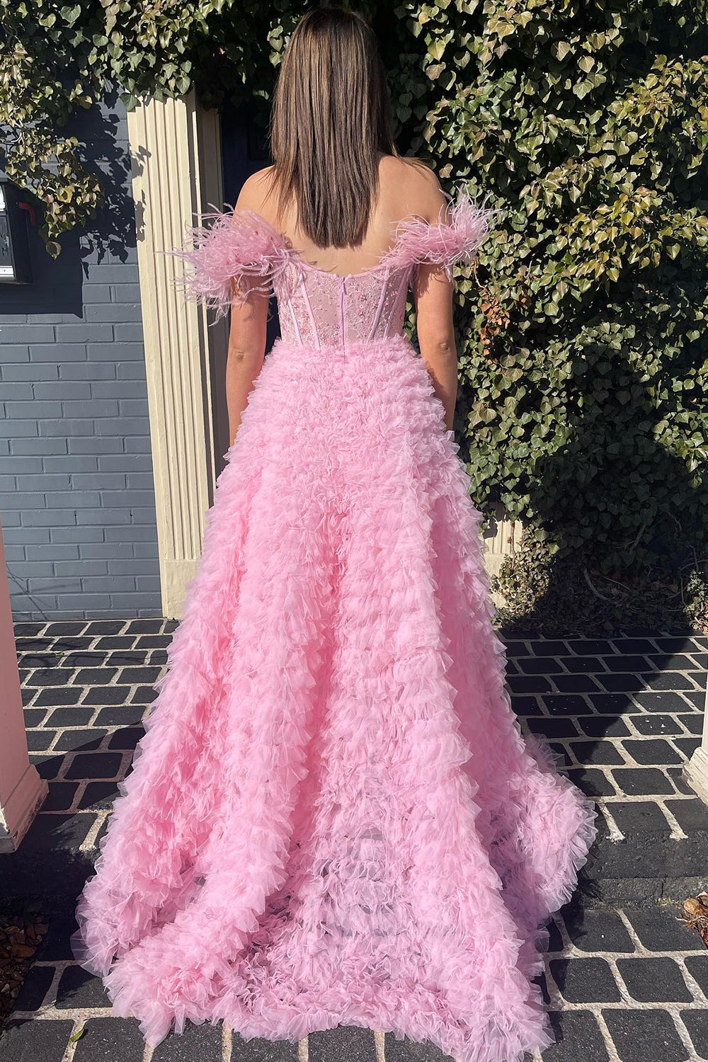 Vestido de fiesta largo de tul con escote en forma de corazón y abertura en la espalda