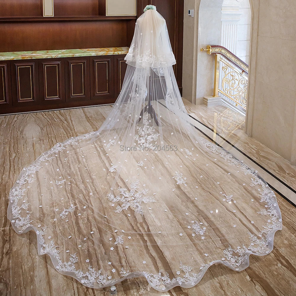 Elegant Two Layer Bridal Veil With Floral Lace Applique And Comb