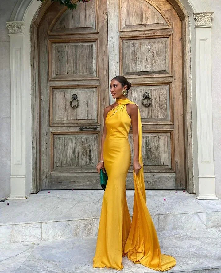 Vestido largo de gala amarillo satinado sin espalda y con hombros descubiertos Vestido de noche Y8466