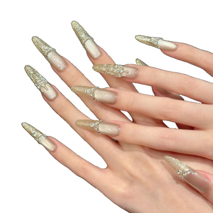 Manicura francesa con brillo nude, diseño personalizado de marca propia, con delicados detalles de diamantes, lujosa uña larga hecha a mano. 
