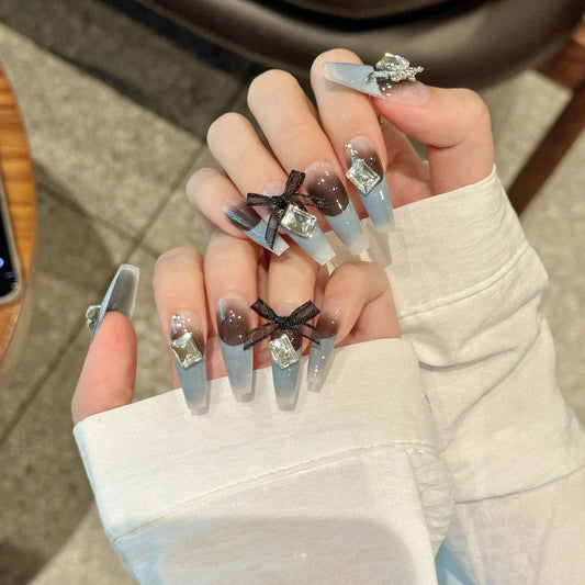 Precios Uñas postizas fáciles de usar, fáciles de usar, de lujo, hechas a mano, con diseños de embalaje, aplicación en los dedos. 