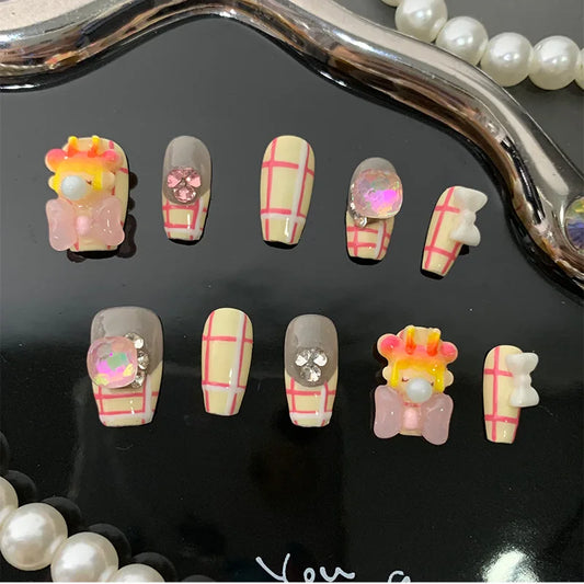 Uñas postizas con logotipo personalizado, diseño de dibujos animados, hechas a mano, cortas, extraíbles, con diamantes. 