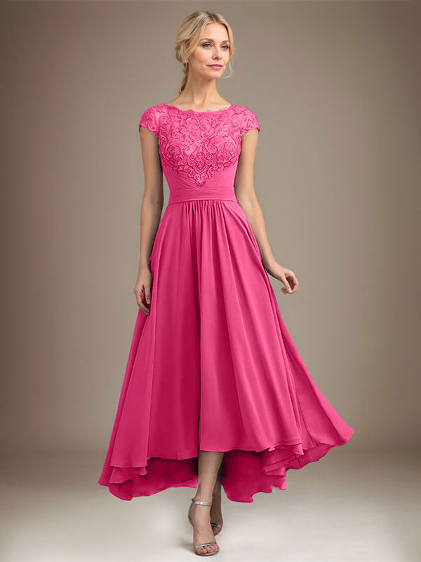 Robe de mère de la mariée en mousseline de soie à dentelle asymétrique illusion en décolleté arrondi et coupe en A avec plis