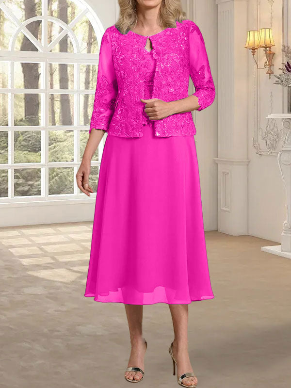 Robe de mère de la mariée en dentelle et mousseline, longueur thé, en ligne A, décolleté arrondi, ornée de paillettes