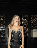 Encantador vestido de fiesta negro de satén con cuentas, abertura, tirantes finos, corte recto, vestido de noche Y8229