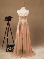 Vestido de Cocktail Coluna Bainha Sem Alças para Festas e Baile de Finalistas Curto em Renda com Pormenor Longo em Chiffon