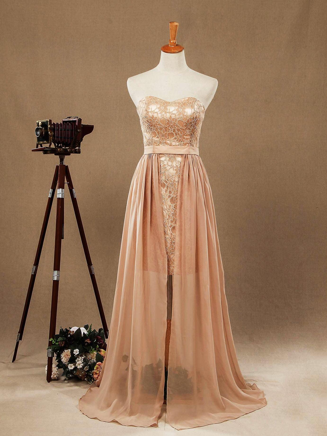 Vestido de Cocktail Coluna Bainha Sem Alças para Festas e Baile de Finalistas Curto em Renda com Pormenor Longo em Chiffon