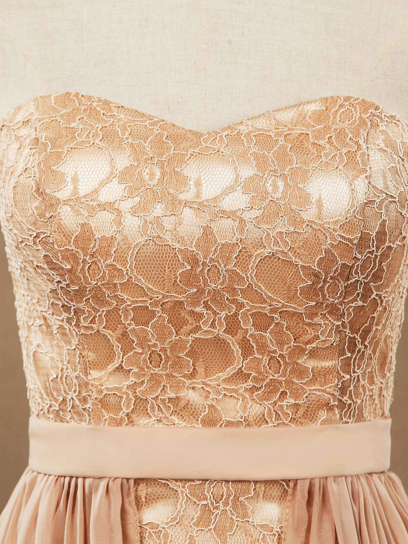 Vestido de Cocktail Coluna Bainha Sem Alças para Festas e Baile de Finalistas Curto em Renda com Pormenor Longo em Chiffon