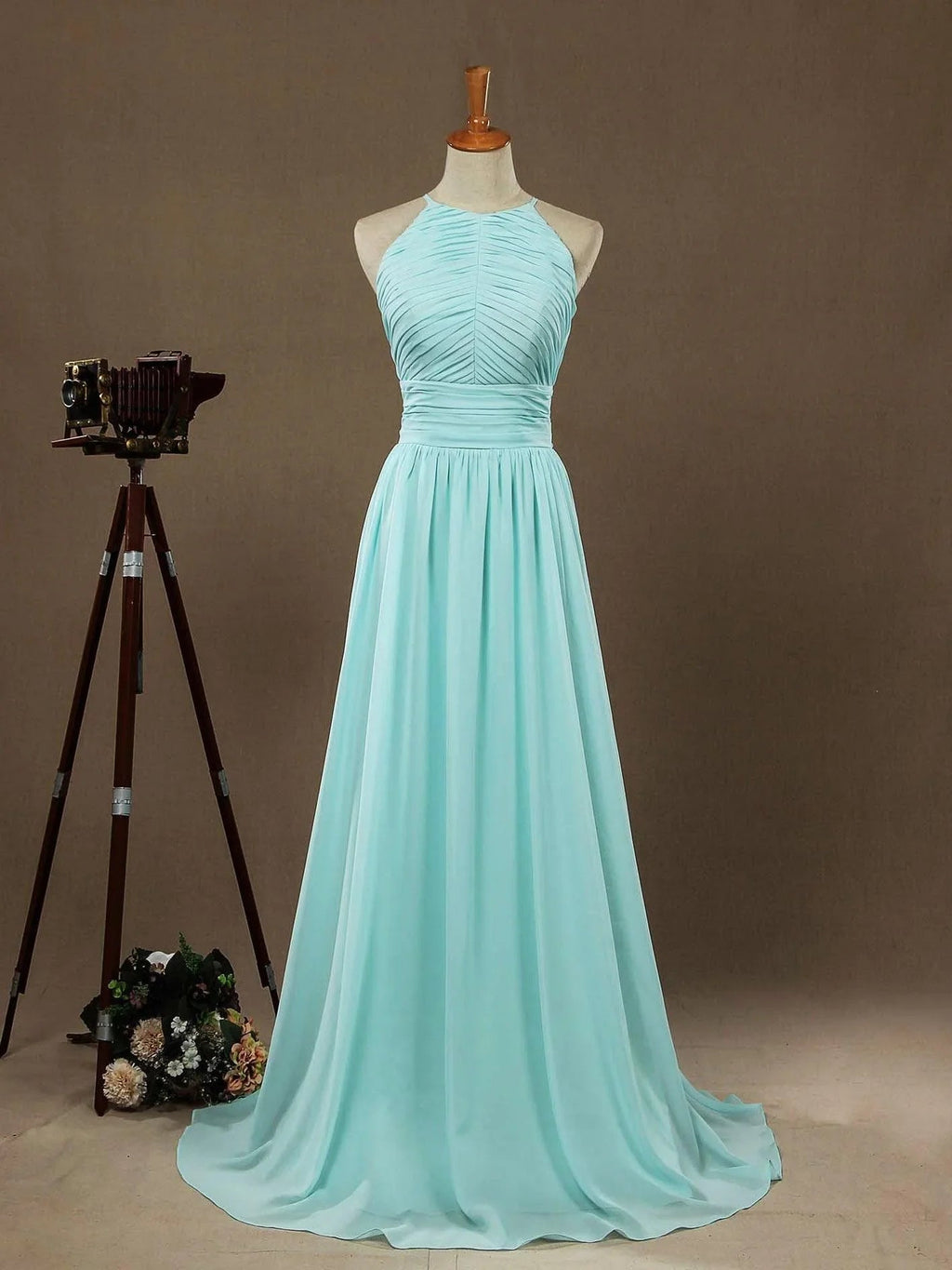 Abiti da sera in chiffon lunghi fino al pavimento, linea a trapezio, collo all'americana, schiena scoperta, pieghetti