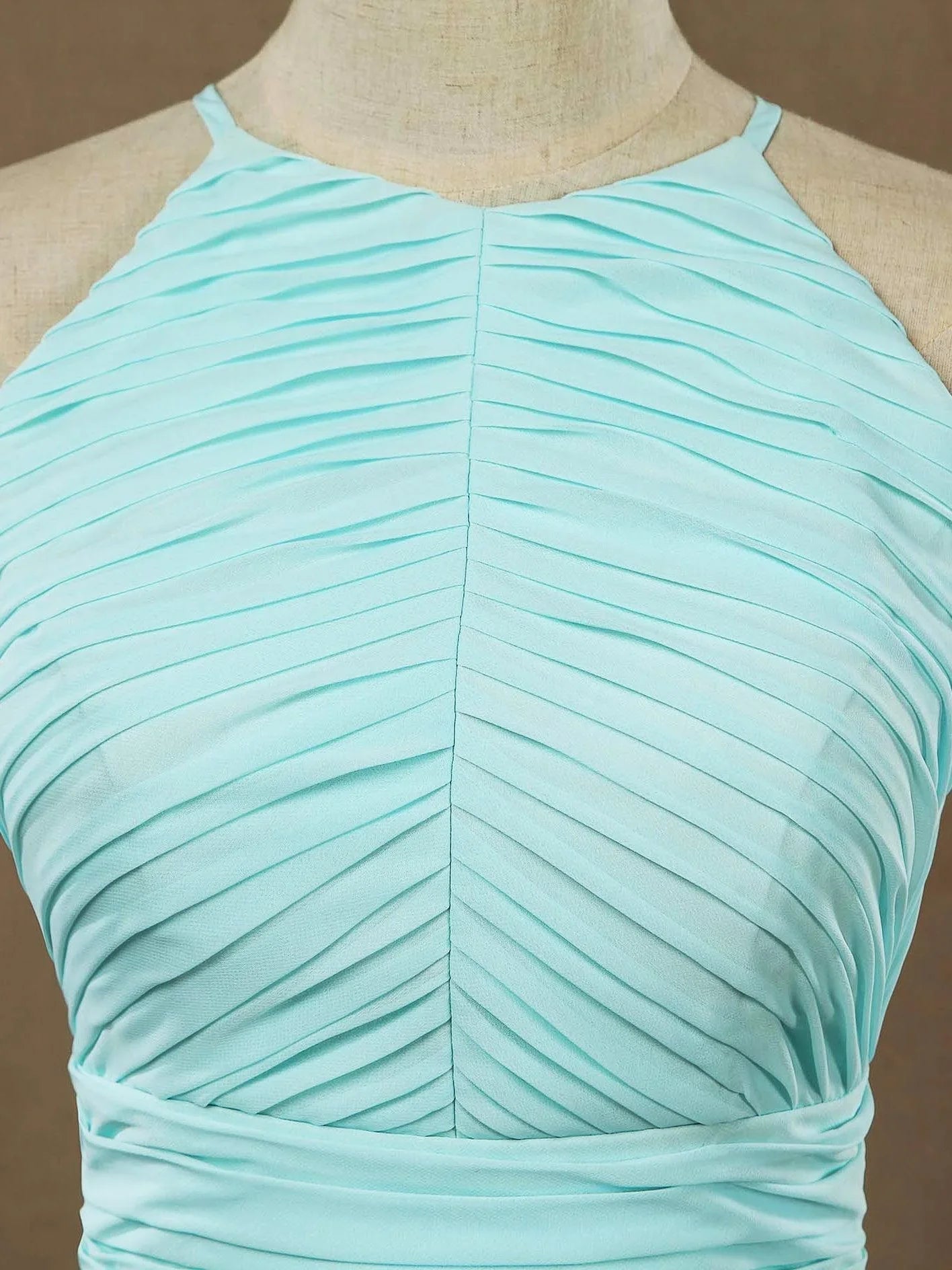 Vestidos de Baile de Chiffon Comprimento ao Chão Corte em A com Alças ao Pescoço e Costas Descobertas com Pregas