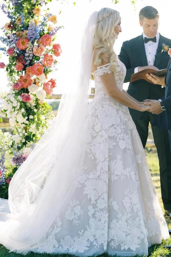 Ivory Ball Gown Wedding Dress Off Shoulder Sweetheart 3D Floral Lace Tulle Train
