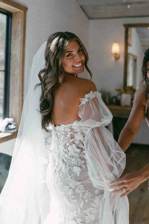 Ivory Mermaid Wedding Dress 3D Floral Lace Appliques And Detachable Sleeves