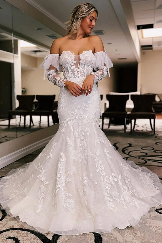 Elfenbeinfarbenes, geblümtes Trompeten-Brautkleid mit abnehmbaren Ärmeln