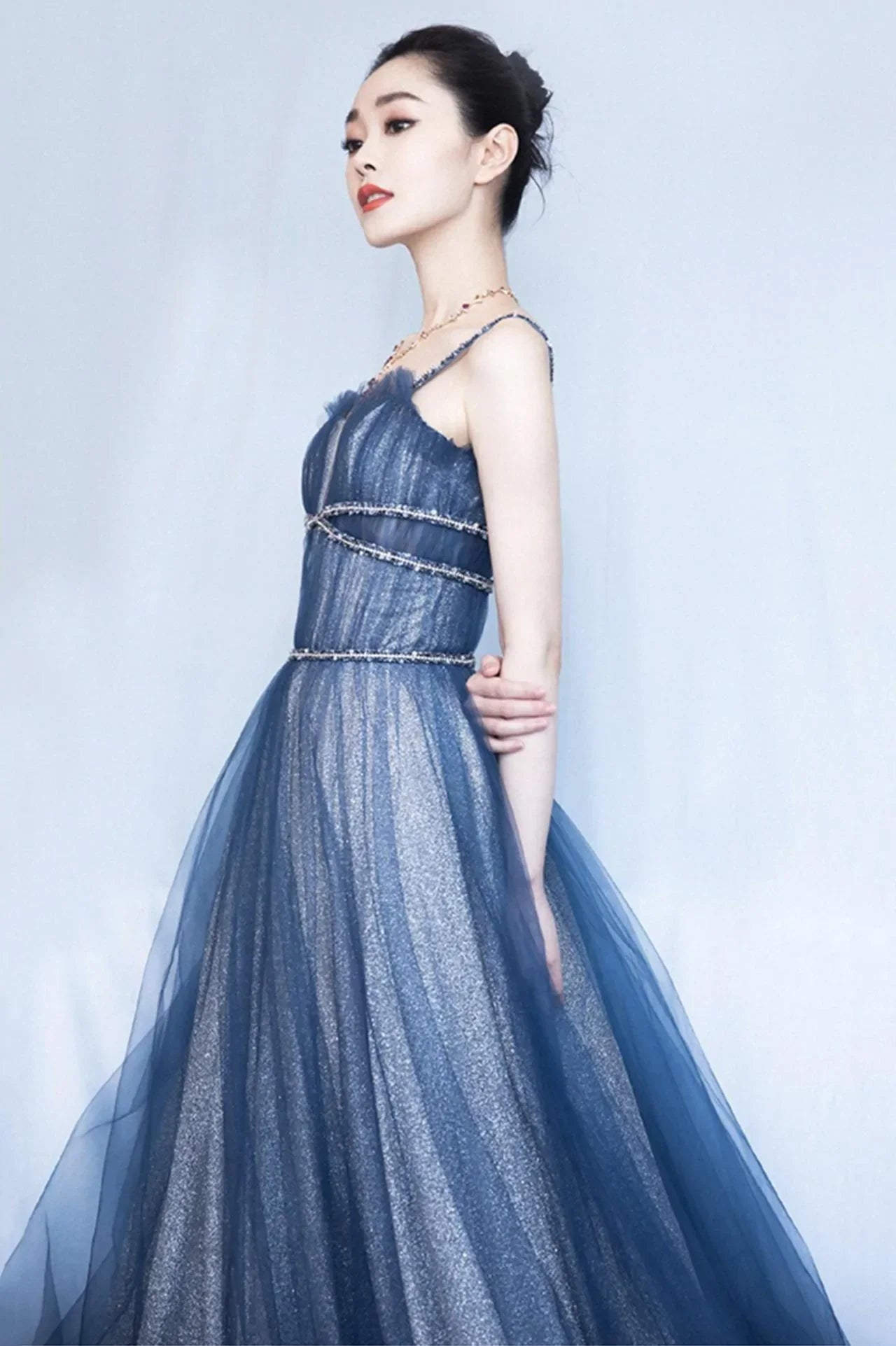 Vestido longo azul de tule brilhante em linha A para baile de finalistas vestido de noite Y105