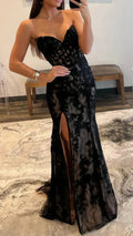 Vestido de noche negro sexy sin tirantes con escote corazón, encaje, abertura, corte sirena para fiesta Y8017