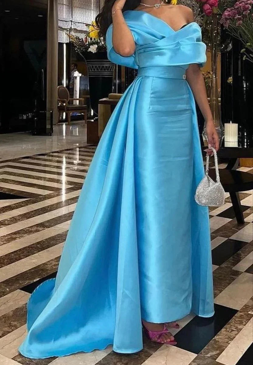 Abito da sera in raso blu con spalle scoperte Y4026