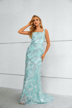 Robe longue sirène bleu aqua à paillettes avec encolure carrée et traîne en tulle