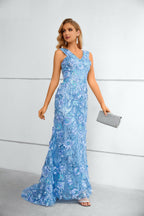 Abito lungo sirena blu con scollo a V, paillettes floreali tridimensionali e strascico