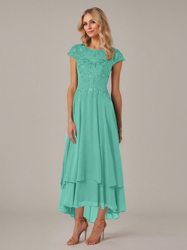 Robe de mère de la mariée en dentelle en mousseline asymétrique à encolure bateau illusion et plis avec appliqué, coupe en A
