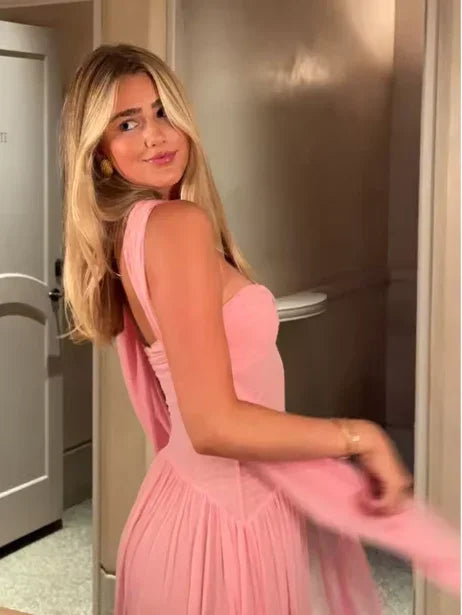 Abito lungo da sera in chiffon rosa con scollo a cuore, modello Y8479