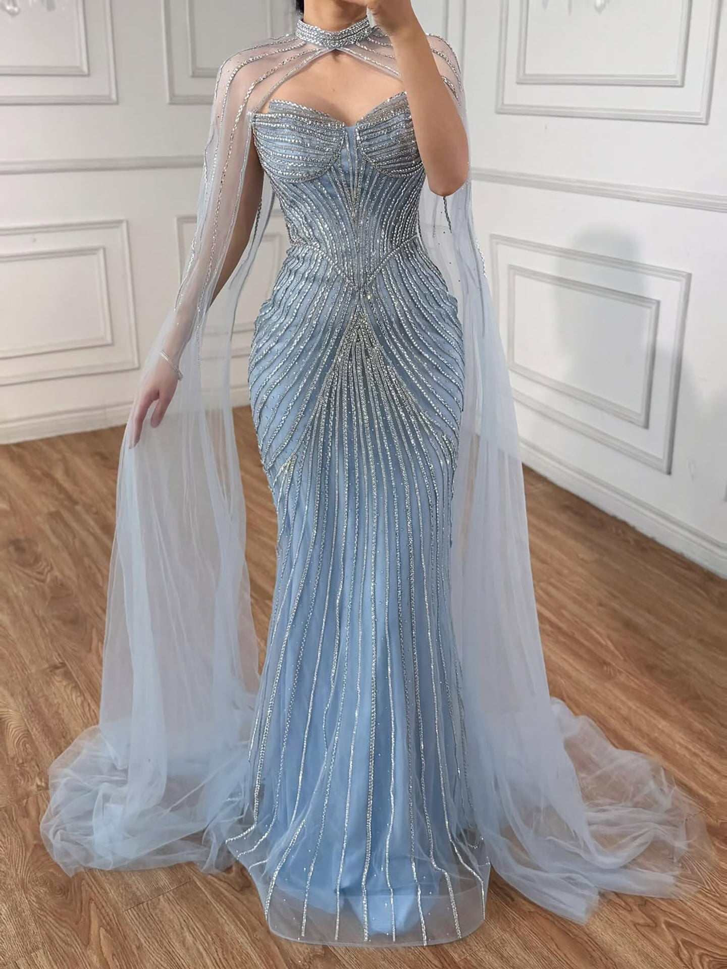Vestido de Noite de Sereia em Nude de Luxo com Mangas de Capa LA73118