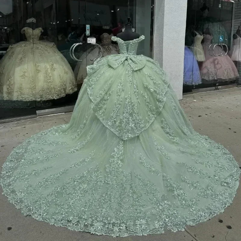 Luxuriöses minzgrünes schulterfreies Quinceañera-Kleid mit Tüllapplikationen, Perlenstickerei, gestuftem Rock und Schleife, Geburtstagsballkleid Y8125